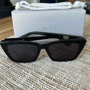 DEZI Gato cat eye sunglasses